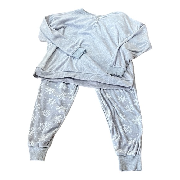 Nautica Women's Gray Snowflake Pajama Set - Picture 2 of 8